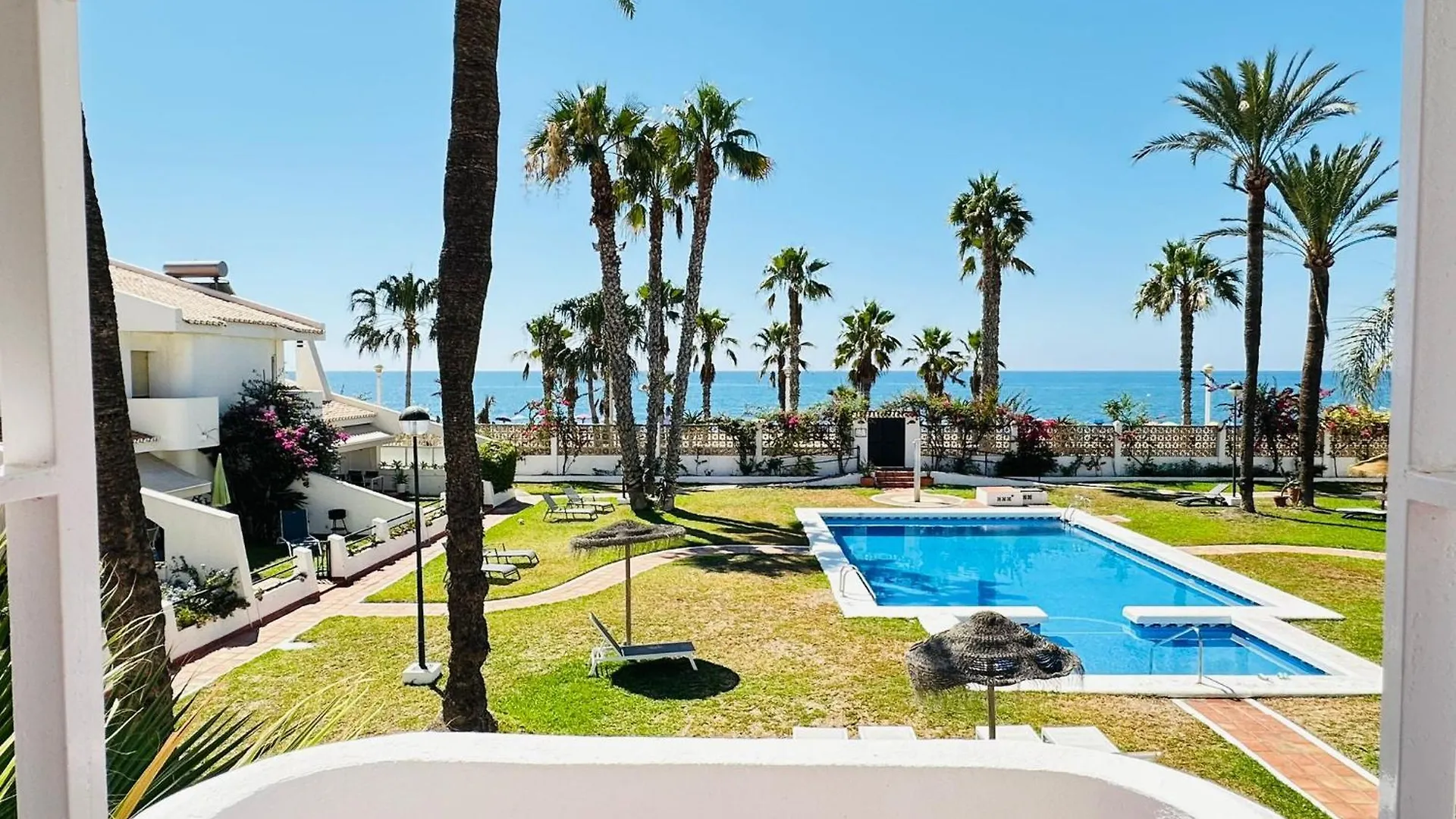 Luxury Seaside Trainas - Inspiracion A Pie Del Mediterraneo Caleta De Velez